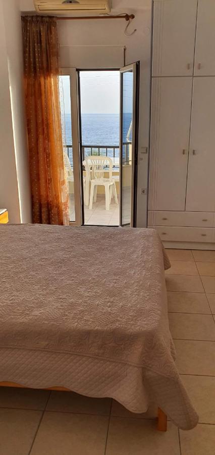 Eirini Apts On The Beach Psari Forada Dış mekan fotoğraf